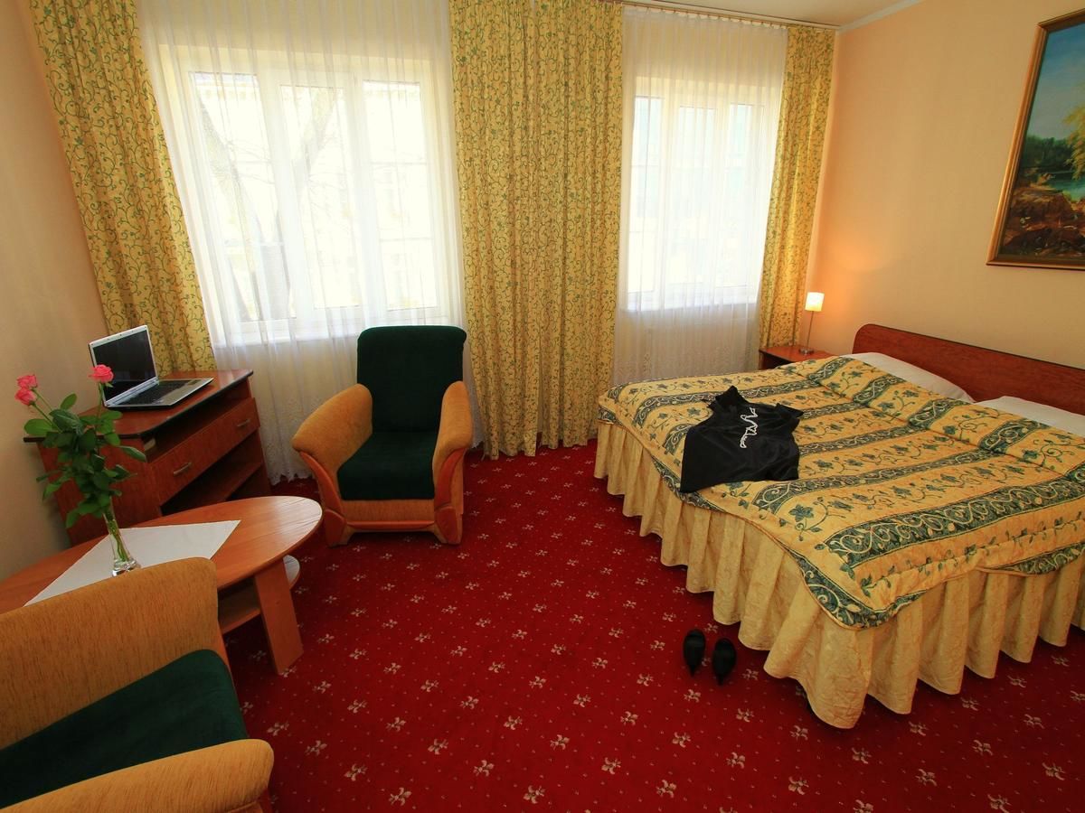 Отель Hotel Rydzewski Элк