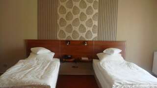 Отель Hotel Rydzewski Элк Двухместный номер с 2 отдельными кроватями-5